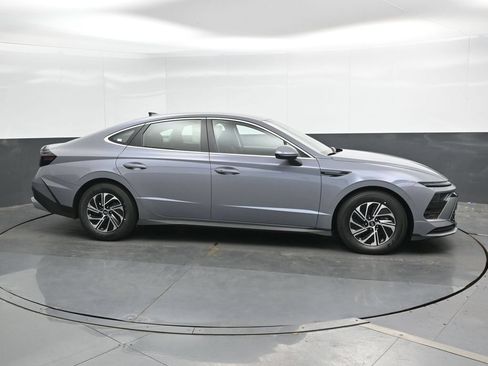 New 2026 Hyundai Sonata Blue FWD image 3