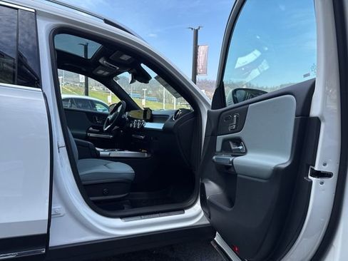 New 2026 Mercedes-Benz GLB 250 4MATIC image 25