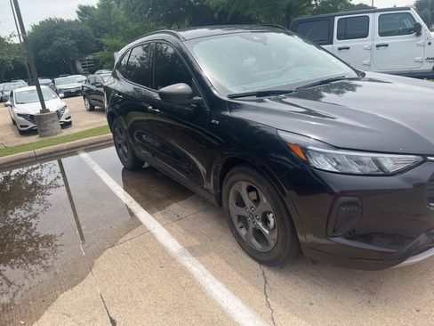 Used 2023 Ford Escape ST-Line w/ Tech Pack #1 FWD image 5