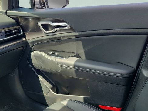 Used 2025 Kia Sportage EX w/ Premium Package FWD image 19
