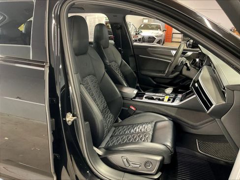 Used 2022 Audi RS 6 w/ Executive Package image 9