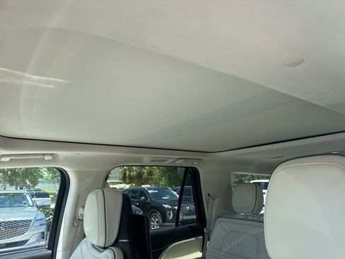 Used 2021 Lincoln Navigator Black Label w/ Special Edition Package AWD/4WD image 10