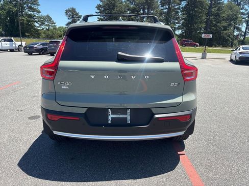 Used 2023 Volvo XC40 B5 Plus w/ Protection Package Premier AWD/4WD image 7