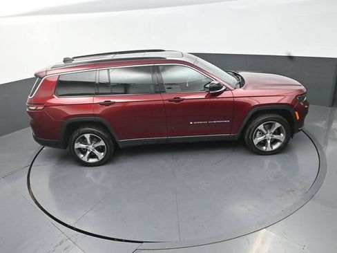 Used 2025 Jeep Grand Cherokee L Limited AWD/4WD image 31