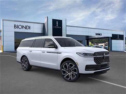 New 2026 Lincoln Navigator L Black Label AWD/4WD image 7
