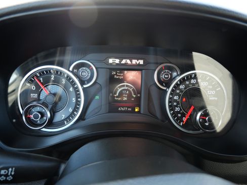 Used 2021 RAM 1500 Big Horn image 25