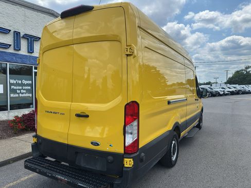 Used 2019 Ford Transit 250 148 High Roof Extended RWD image 4
