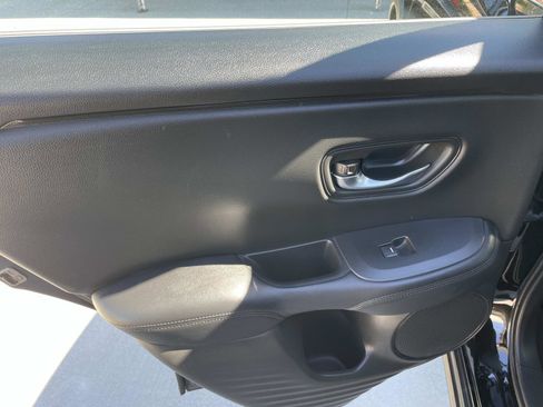 Certified 2023 Honda HR-V LX image 15