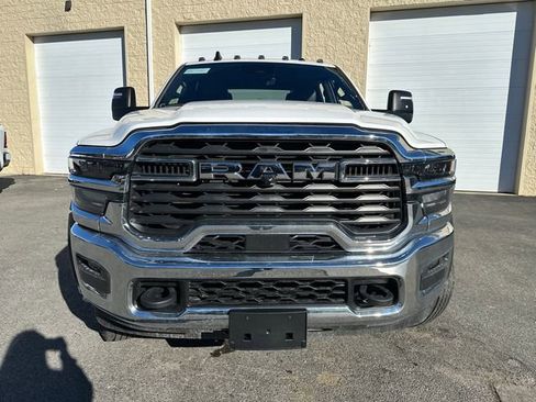 New 2026 RAM 5500 Tradesman w/ Chrome Appearance Group AWD/4WD image 3