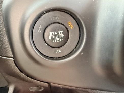 Used 2018 Jeep Wrangler Unlimited Rubicon AWD/4WD image 28