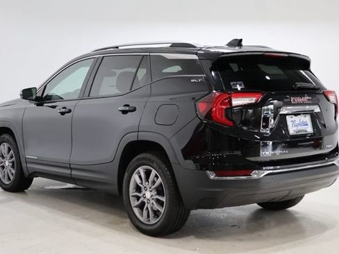 Used 2024 GMC Terrain SLT AWD/4WD image 5