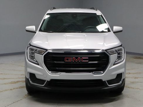 Used 2022 GMC Terrain SLE w/ Driver Convenience Package FWD image 7