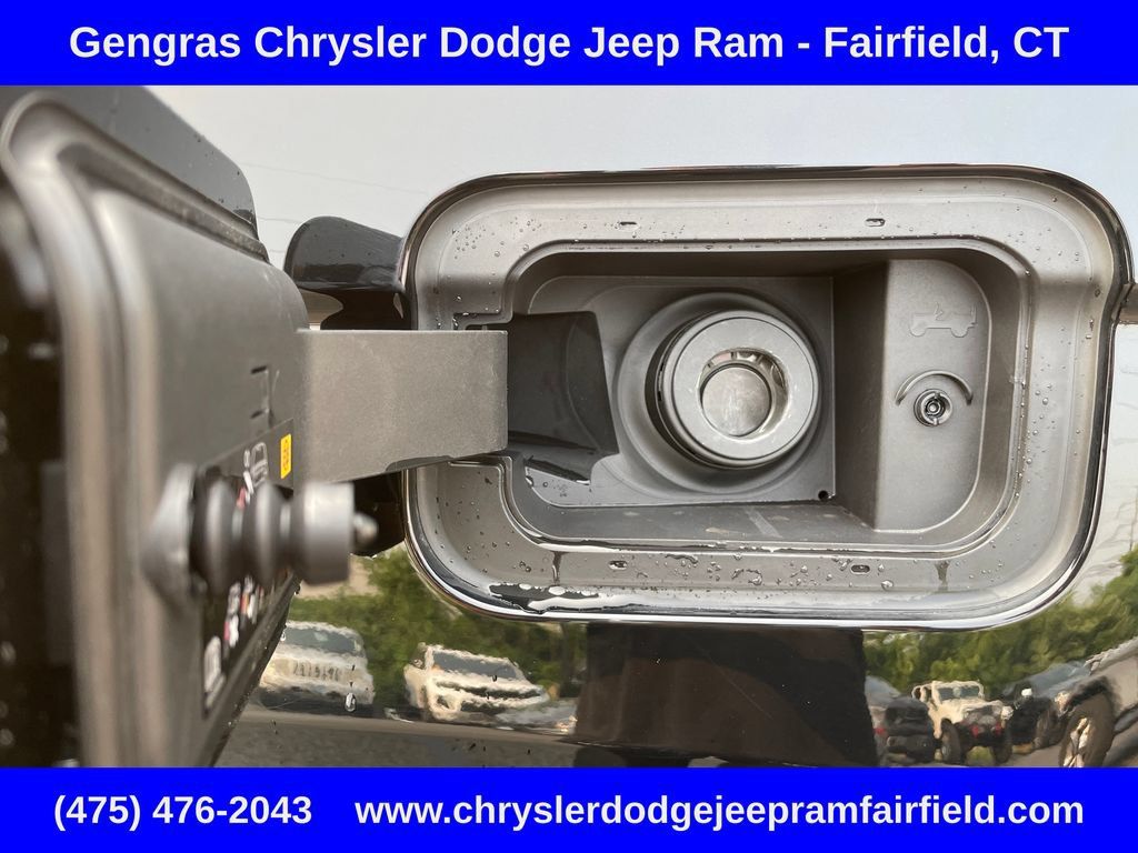 Certified 2023 Jeep Grand Cherokee Overland AWD/4WD image 34