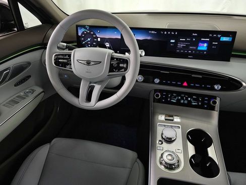 Used 2026 Genesis GV70 2.5T Advanced w/ G1 Accessory Package AWD/4WD image 15