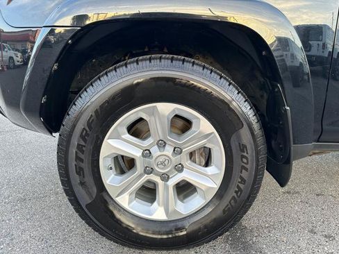 Used 2015 Toyota 4Runner SR5 AWD/4WD image 23