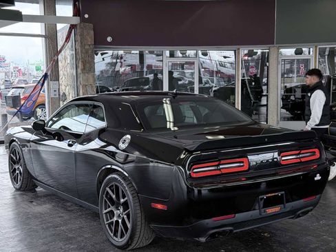 Used 2018 Dodge Challenger R/T Scat Pack w/ Leather Interior Group image 14