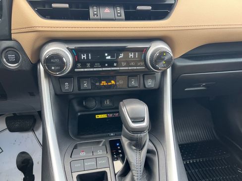 Used 2024 Toyota RAV4 XLE Premium image 20