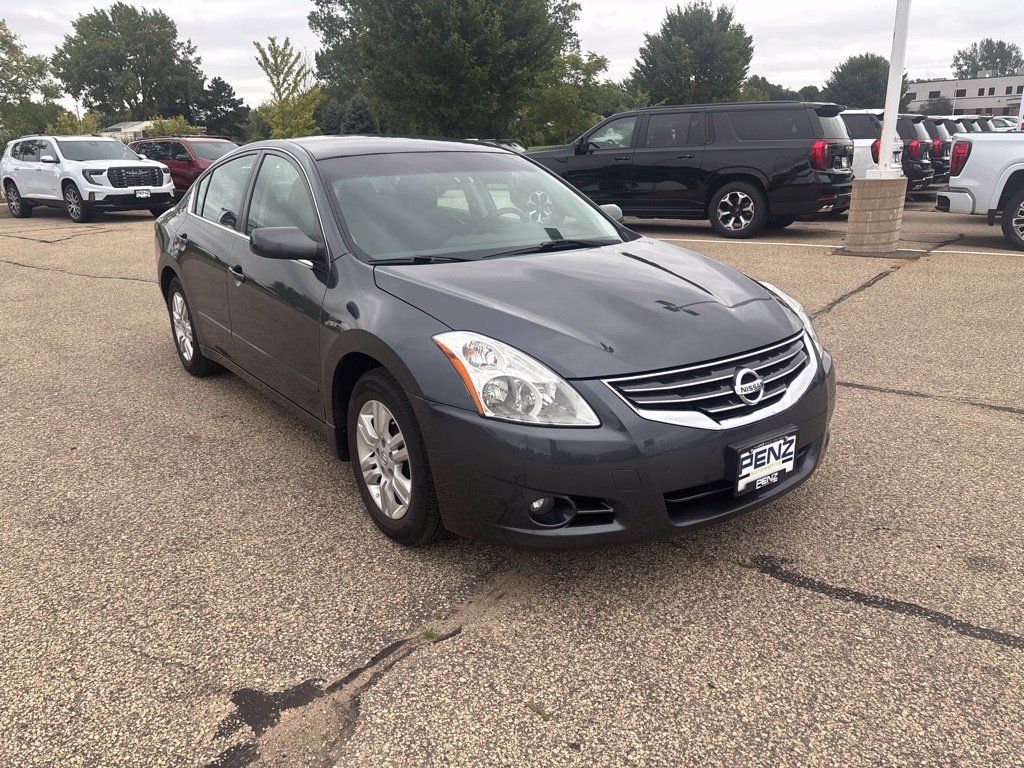 Used 2011 Nissan Altima 2.5 S w/ Convenience Pkg FWD image 4