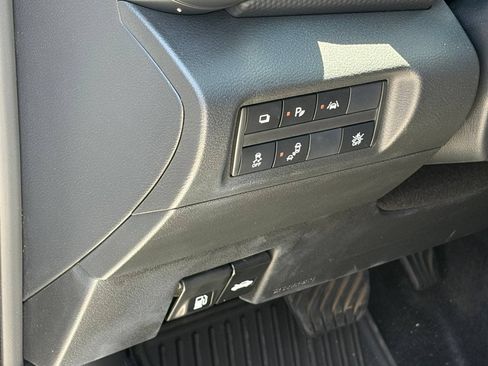 Used 2025 Nissan Kicks Play S FWD image 6