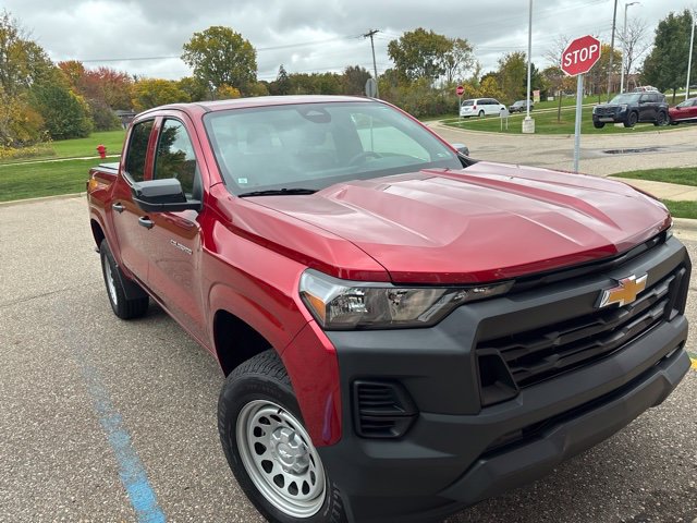Used 2023 Chevrolet Colorado W/T w/ Technology Package AWD/4WD image 1