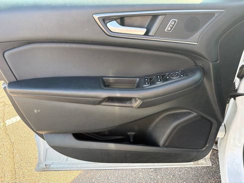 Used 2023 Ford Edge SE w/ Black Appearance Package AWD/4WD image 11