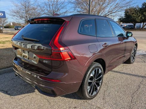 New 2026 Volvo XC60 B5 Plus w/ Climate Package image 4