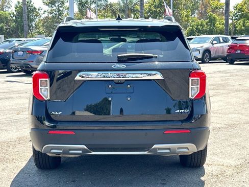 Used 2023 Ford Explorer XLT w/ Equipment Group 202A image 5