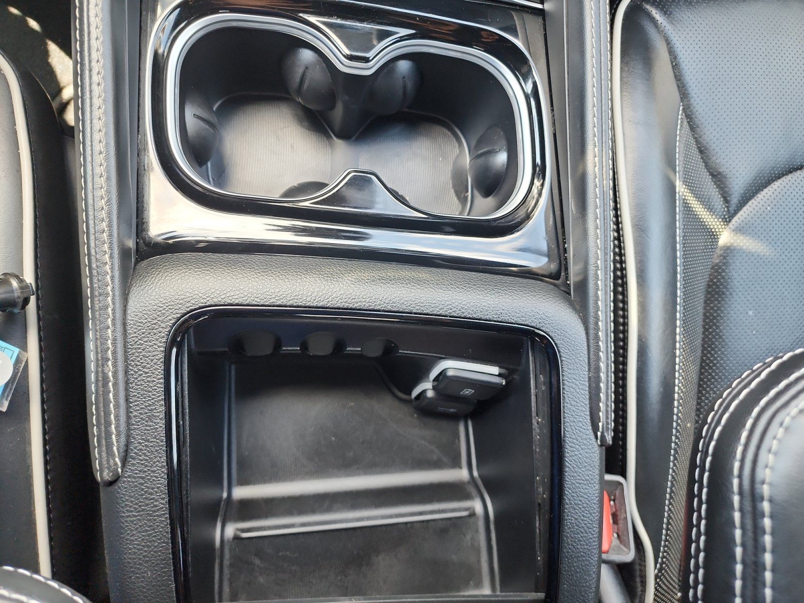 Used 2023 Chrysler Pacifica Limited w/ S Appearance Package FWD image 21
