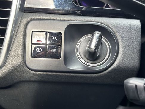 Used 2021 Porsche Cayenne S image 17