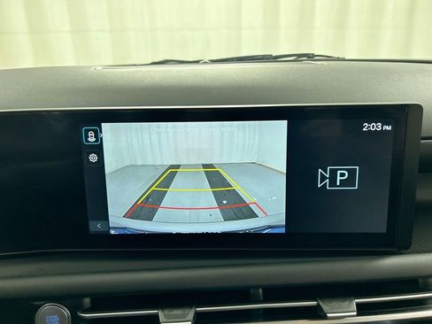 Used 2025 Hyundai Tucson SE image 15