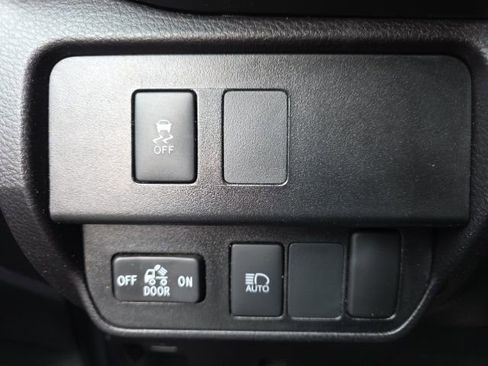 Used 2022 Toyota Tacoma SR image 25