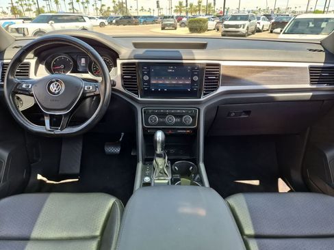 Used 2018 Volkswagen Atlas SEL FWD image 16