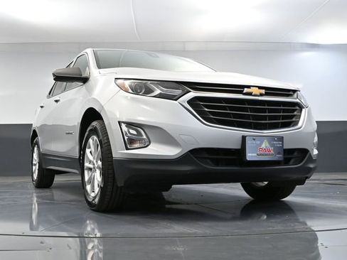 Used 2021 Chevrolet Equinox LS w/ LS Convenience Package image 48