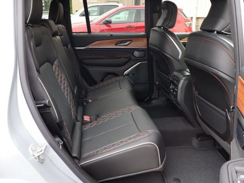 Used 2026 Jeep Grand Cherokee Summit w/ Obsidian Package AWD/4WD image 48