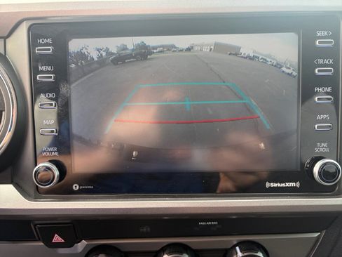 Used 2020 Toyota Tacoma SR5 RWD image 19