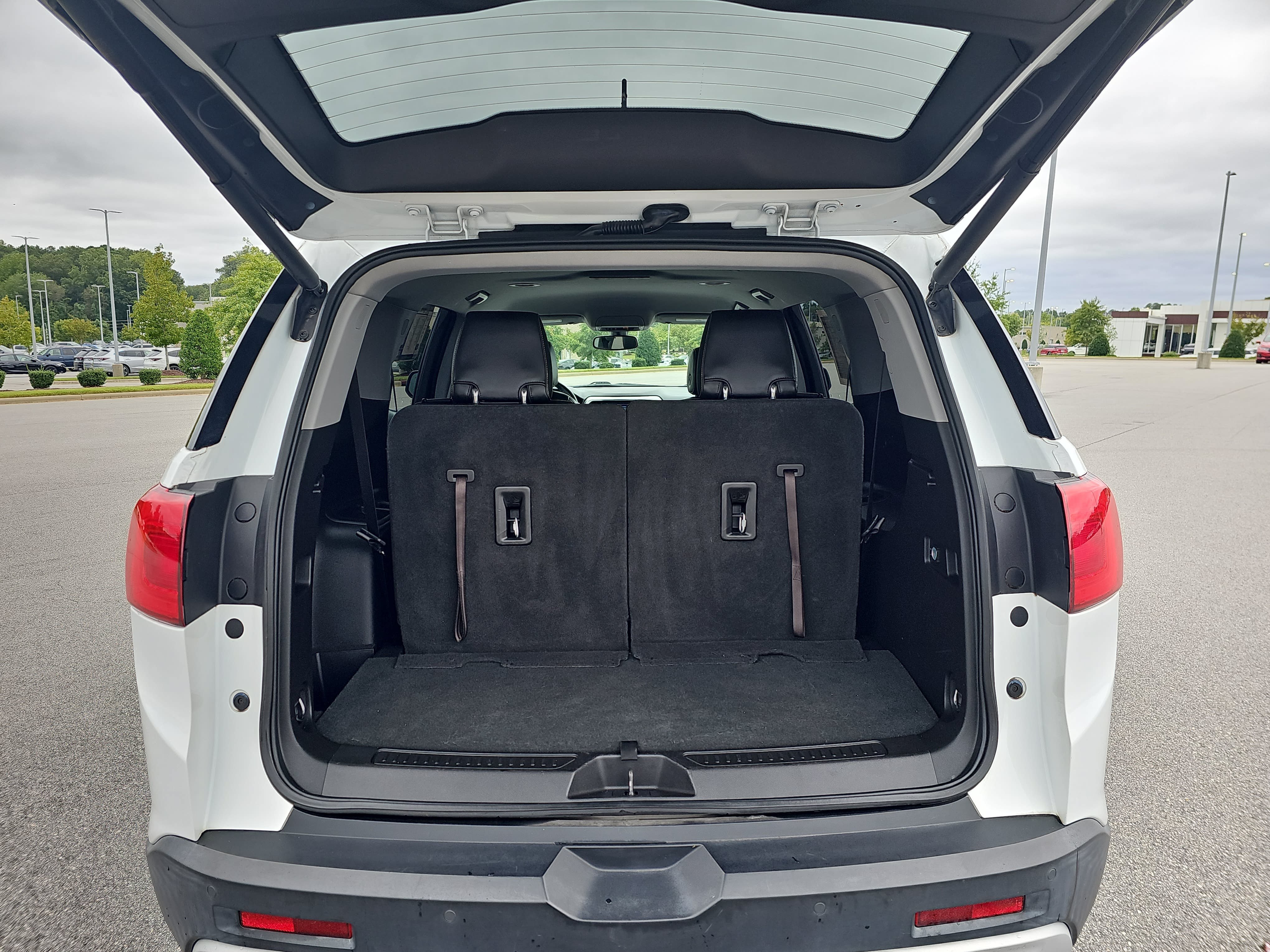 Used 2018 GMC Acadia SLT FWD image 13