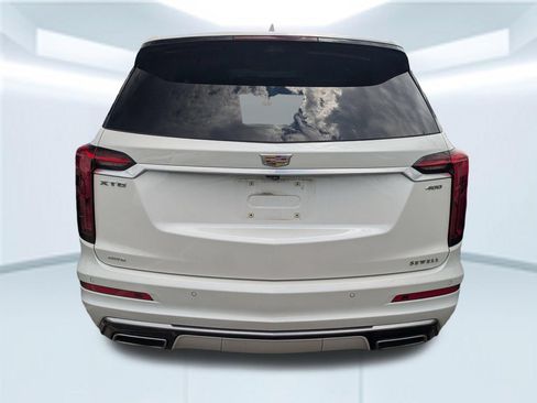 Used 2022 Cadillac XT6 Premium Luxury w/ Technology Package AWD/4WD image 2