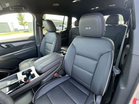 New 2026 Buick Enclave Sport Touring w/ LPO, Floor Liner Package image 37