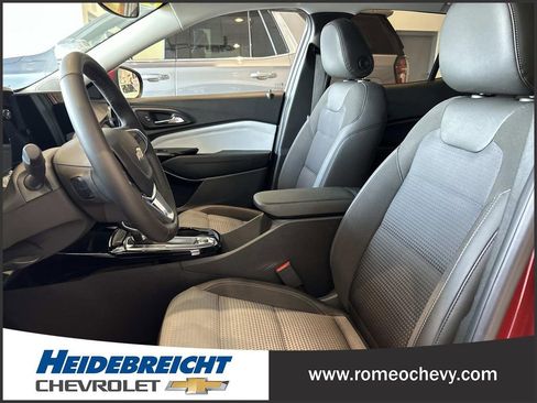 Certified 2024 Chevrolet Trax LT w/ Driver Confidence Package FWD image 13