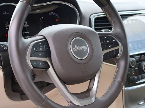 Used 2020 Jeep Grand Cherokee Overland image 18