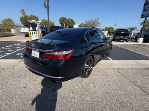 Used 2016 Honda Accord Sport image 8