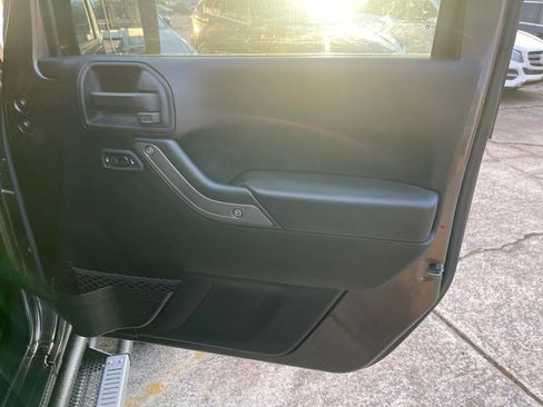 Used 2017 Jeep Wrangler Unlimited Sport w/ Quick Order Package 23S AWD/4WD image 14
