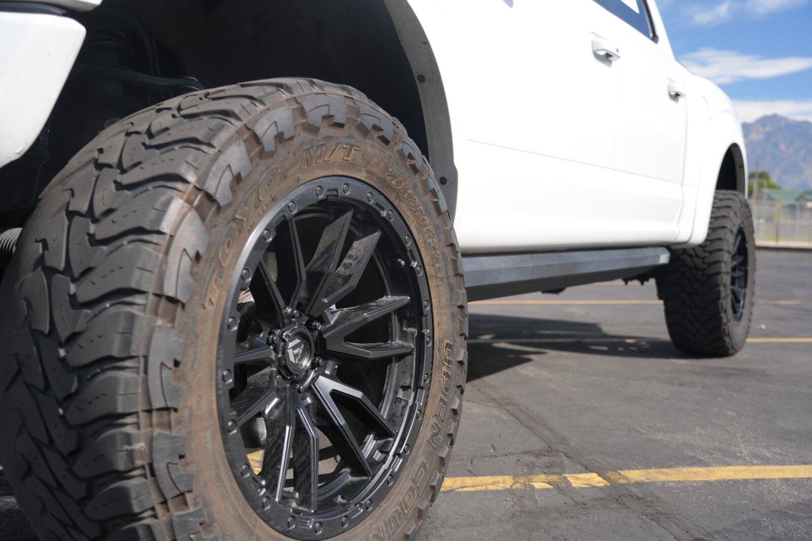 Used 2019 Ford F150 Raptor w/ Equipment Group 802A Luxury AWD/4WD image 9