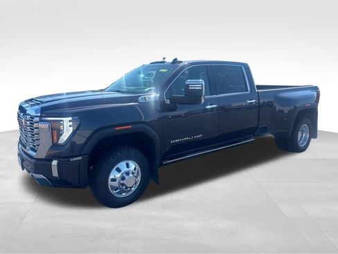 Used 2024 GMC Sierra 3500 Denali w/ Denali Reserve Package AWD/4WD image 1