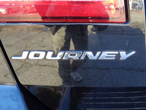 Used 2016 Dodge Journey SXT image 13