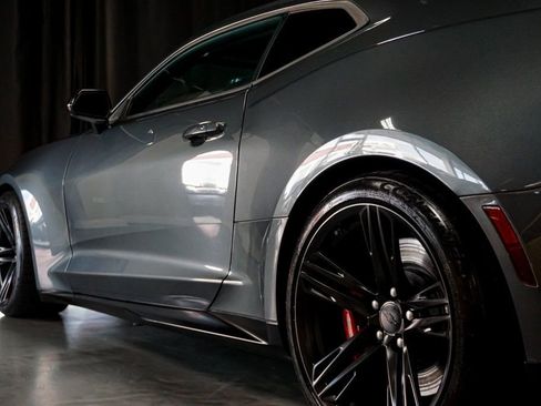 Used 2018 Chevrolet Camaro ZL1 image 57