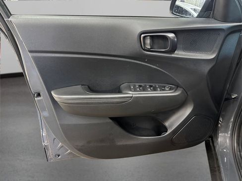 Certified 2023 Hyundai Venue Limited w/ Cargo Package image 20