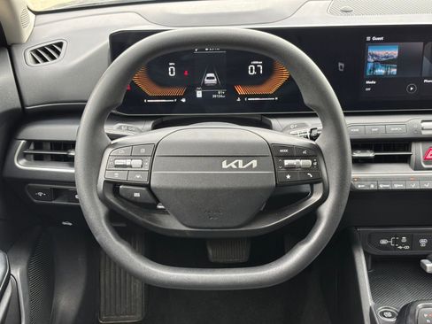 Used 2025 Kia K4 LXS image 30