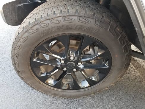 Certified 2024 Jeep Gladiator Sport image 4