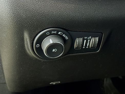 Used 2022 Jeep Compass Latitude w/ Sun and Sound Group image 13